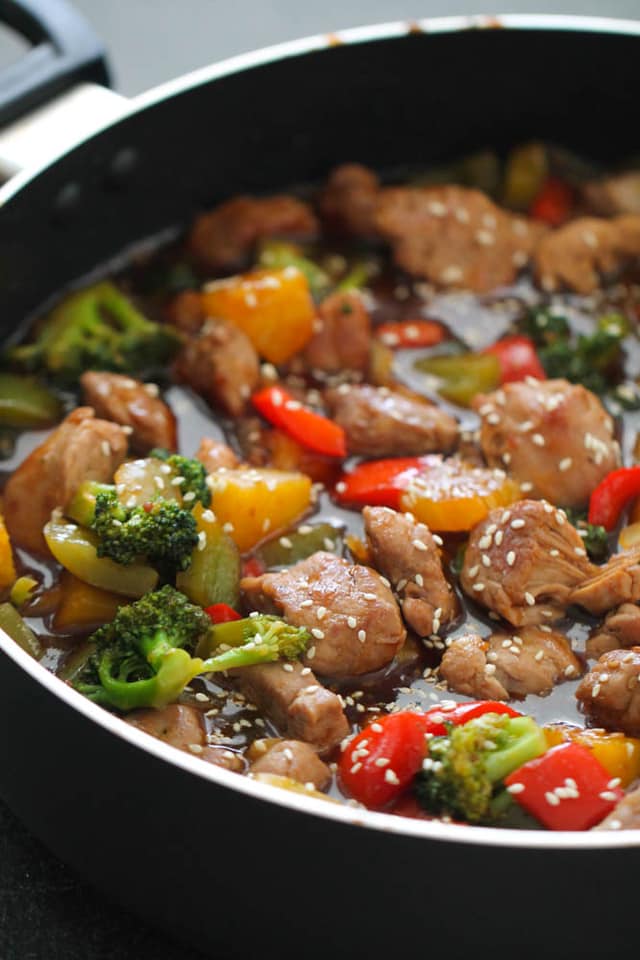 4 SAUTÉ DE PORC TERIYAKI SUR RIZ BASMATI AVEC LÉGUMES VAPEUR Bistro Laurel & Hardy 4 SAUTÉ DE PORC TERIYAKI SUR RIZ BASMATI AVEC LÉGUMES VAPEUR Bistro Laurel & Hardy